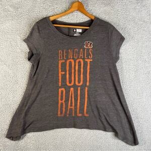 Cincinnati Bengals Womens V-Neck T-Shirt Medium Flares at Bottom